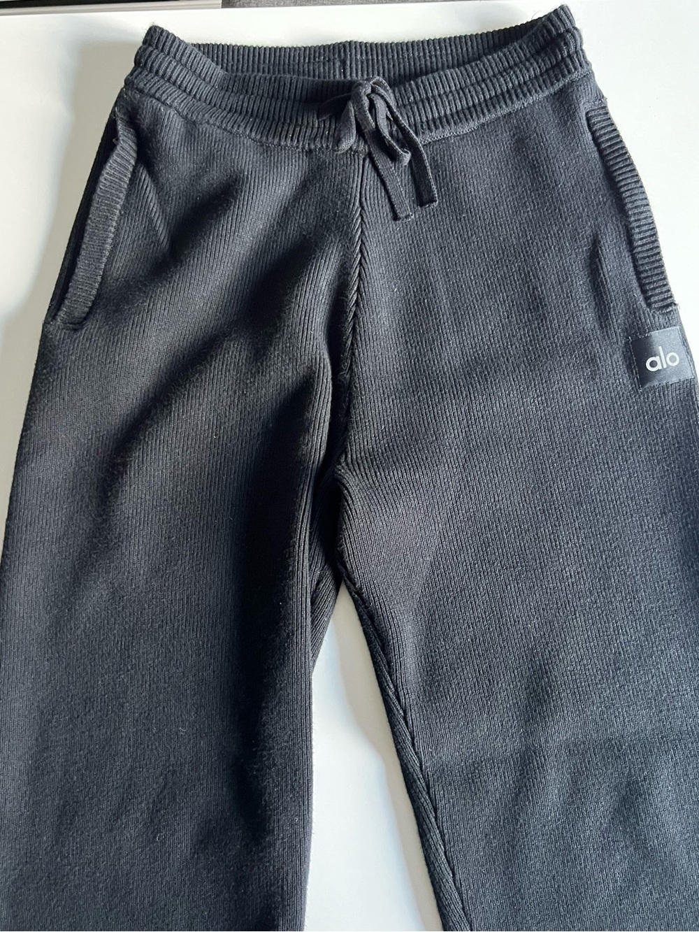 Alo Scholar Sweatpant - Picture 3 of 9
